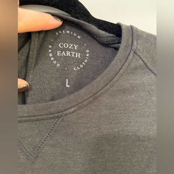 Cozy Earth Gray Long Sleeve Sweatshirt size large - Picture 3 of 7